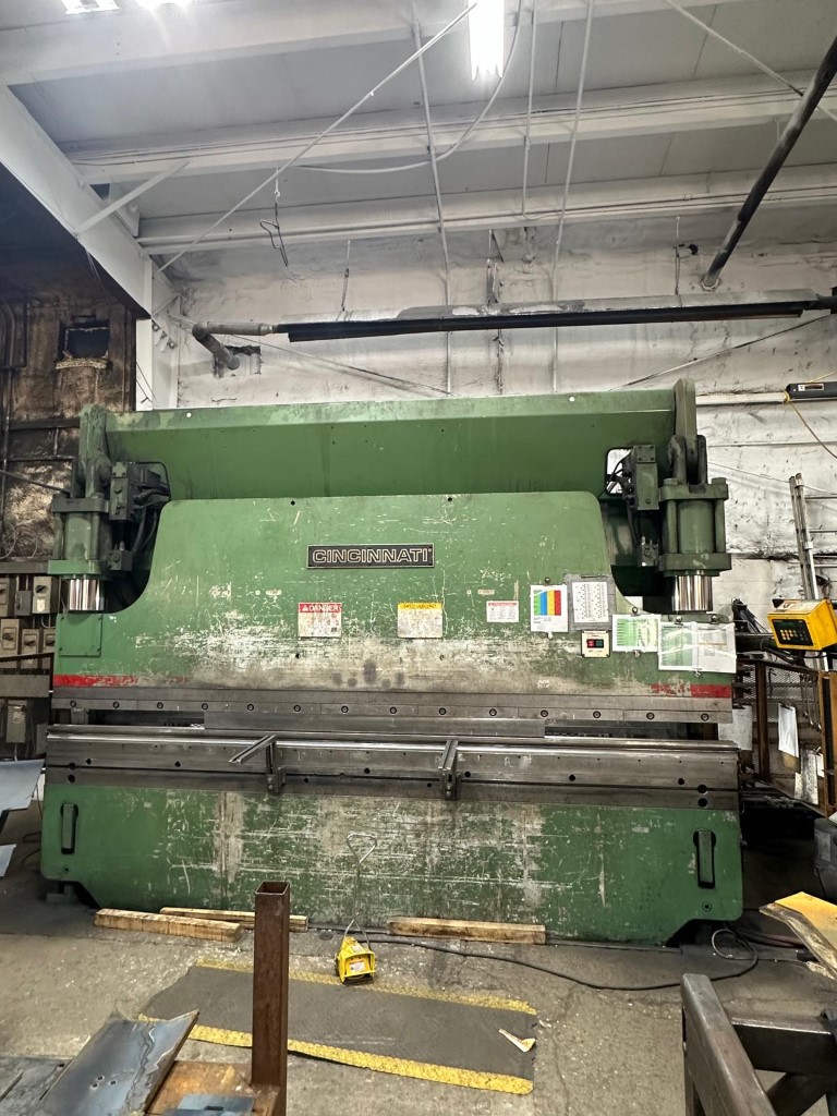 Cincinnati 220 Ton x 14 Feet Press Brake, Machine ID: 9298